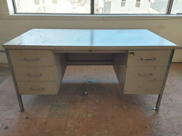 desk-big-0